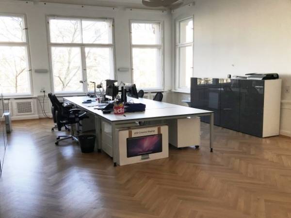 Offene Arbeitsplätze in einem Bilderbuch-Altbau in Charlottenburg — Bild 1