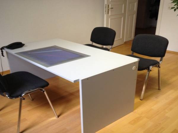 Helle und moderne Büroräume und Arbeitsplätze in einem schönen Altbau in Kassel — Bild 2