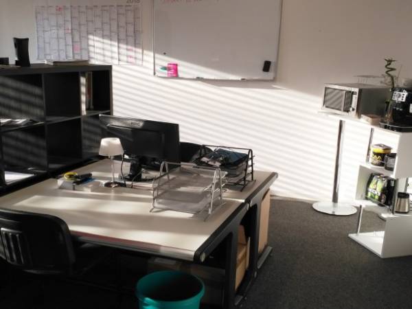 Büroraum oder Arbeitsplätze mit sehr guter Ausstattung in Weinstadt nähe Stuttgart — Bild 1