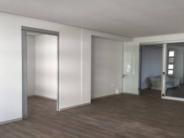Helle und neu ausgebaute Büros in Fechenheim — Bild 3