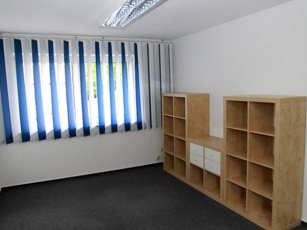 Großer und renovierter Büroraum in Krefeld — Bild 1
