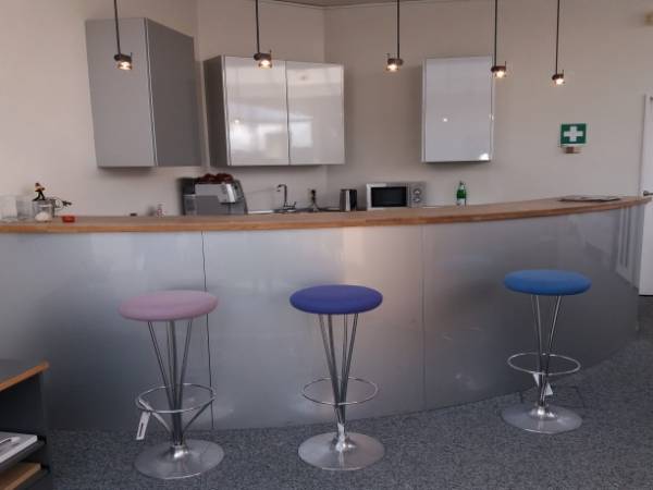 Großzügige Büroräume mit hochwertigem Möbiliar in Weilerswist — Bild 3