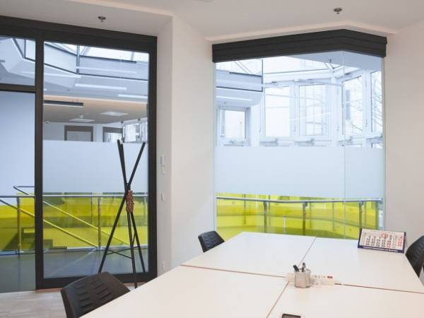 Moderne Arbeitsplätze und Büroräume in Berlin Schöneberg — Bild 3