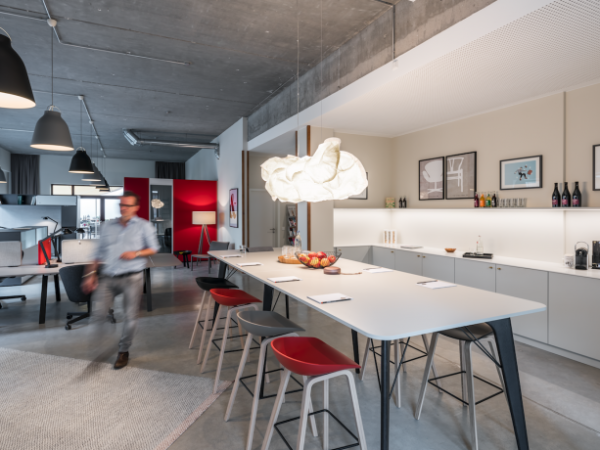 Arbeitsplätze und Büros in neuem Co-Workingspace im Europaviertel — Bild 3