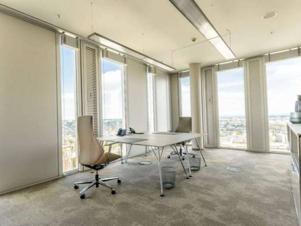 Lichtdurchflutete Büroräume und CoWorking Plätze am Thurn-und-Taxis-Platz — Bild 3