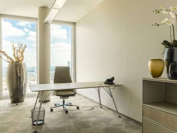 Lichtdurchflutete Büroräume und CoWorking Plätze am Thurn-und-Taxis-Platz — Bild 1