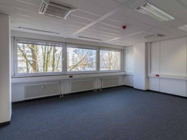 Großzügige und sehr helle Büroräume im Eschborner Gewerbegebiet Süd — Bild 2
