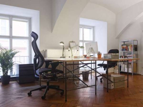 Schönes Altbaubüro im Mezzanin in Alsergrund Wien — Bild 1