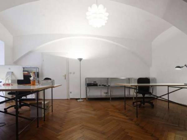 Schönes Altbaubüro im Mezzanin in Alsergrund Wien — Bild 2