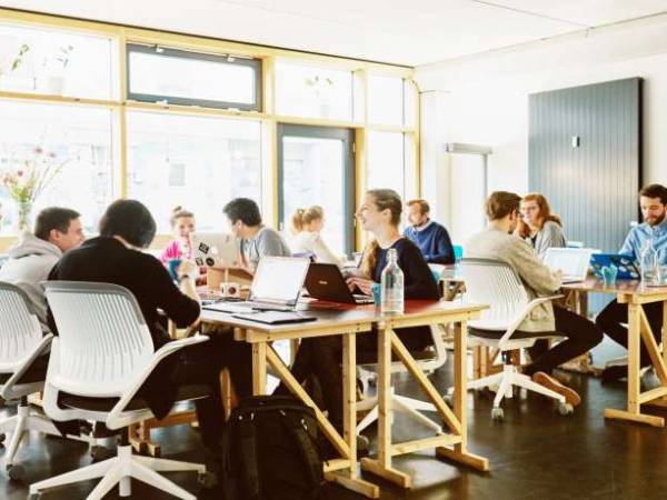 Arbeitsplätze und Büroräume in entspannter Co-Working Community — Bild 1