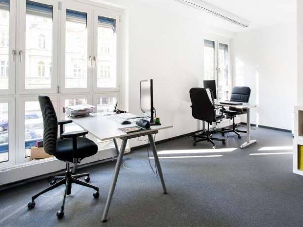 Büroräume in unmittelbarer Nähe des Wiener Platzes — Bild 1