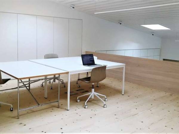 Arbeitsplätze auf separierter Galerieebene — Bild 1