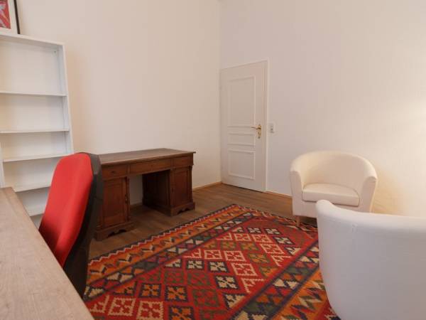 Freier Arbeitsplatz in Altbau in Nordend — Bild 2