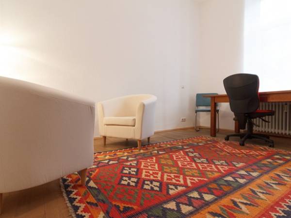 Freier Arbeitsplatz in Altbau in Nordend — Bild 3